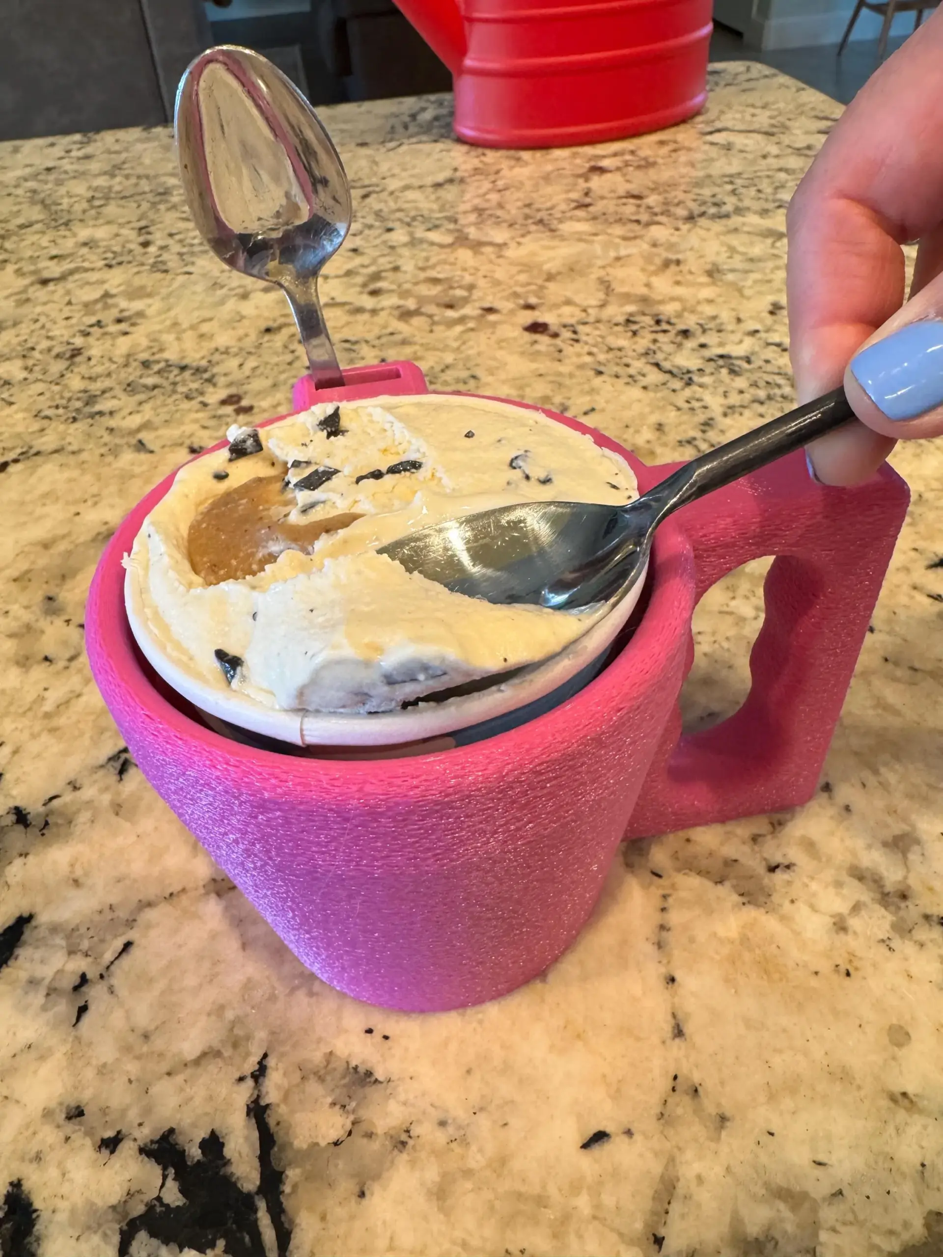 Ice Cream Queen: Pint Pal Hands-Free Container - Image 5