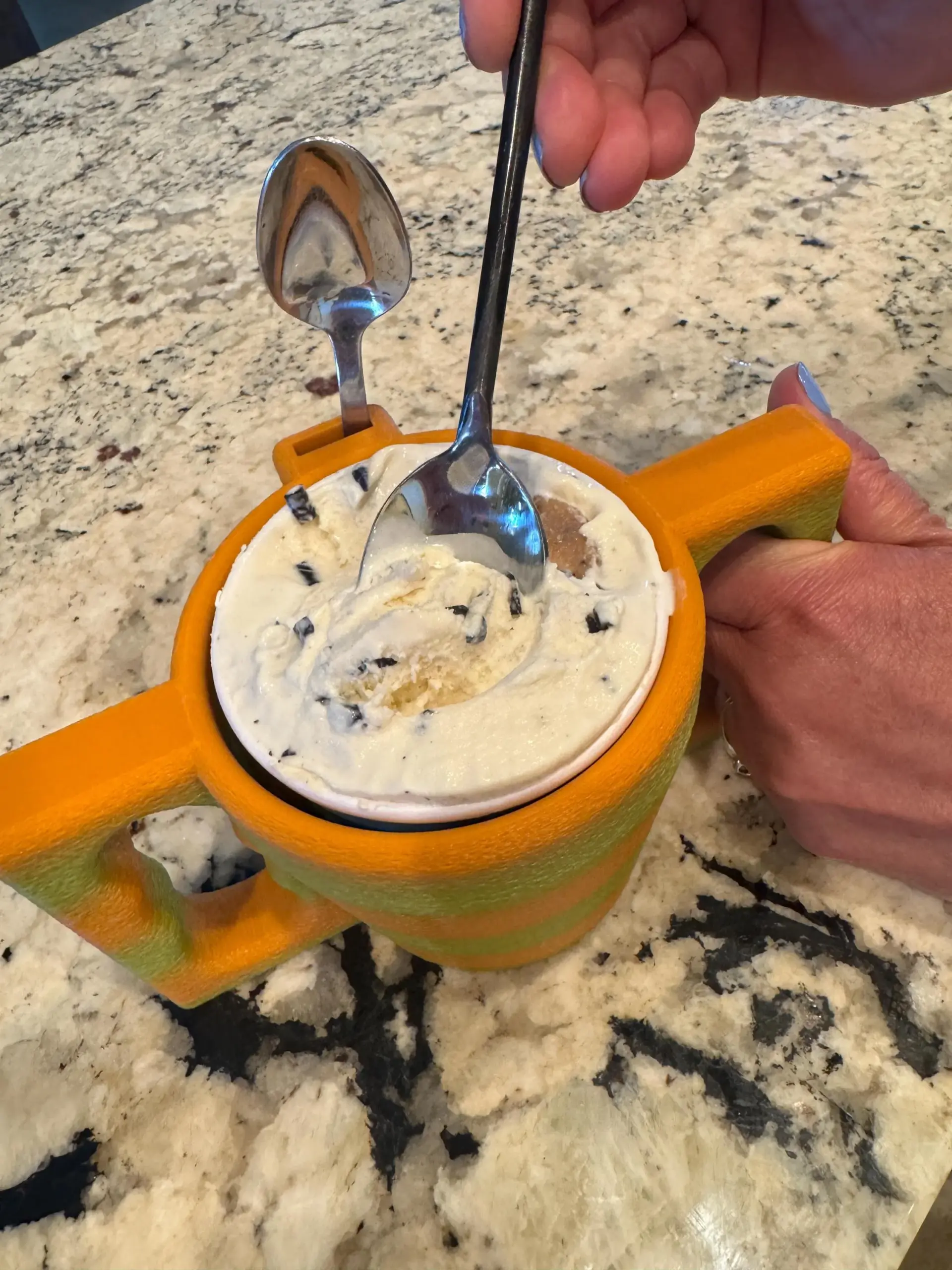 Ice Cream Queen: Pint Pal Hands-Free Container - Image 7